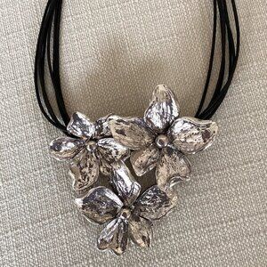 Black and Silver Flowered Necklace (16")